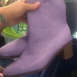 Women’s purple booties